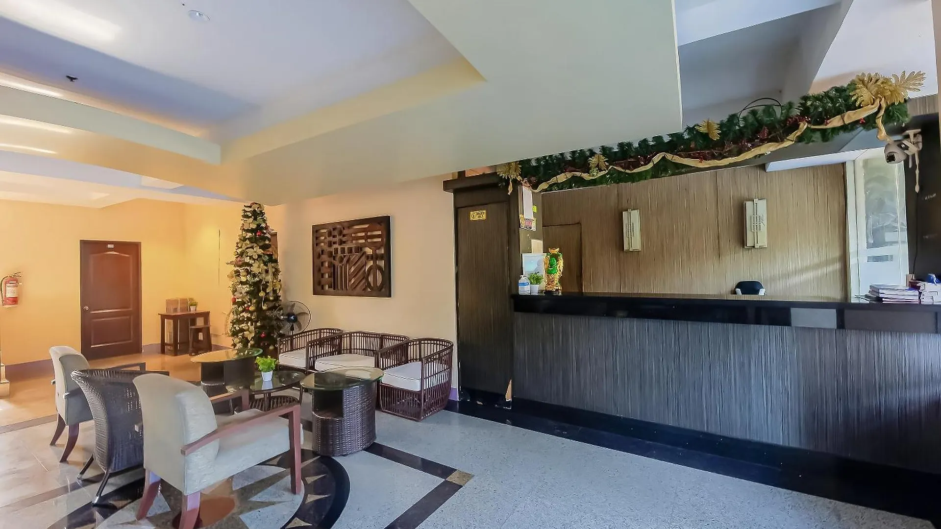 Cote D' Azure Hotel Las Pinas