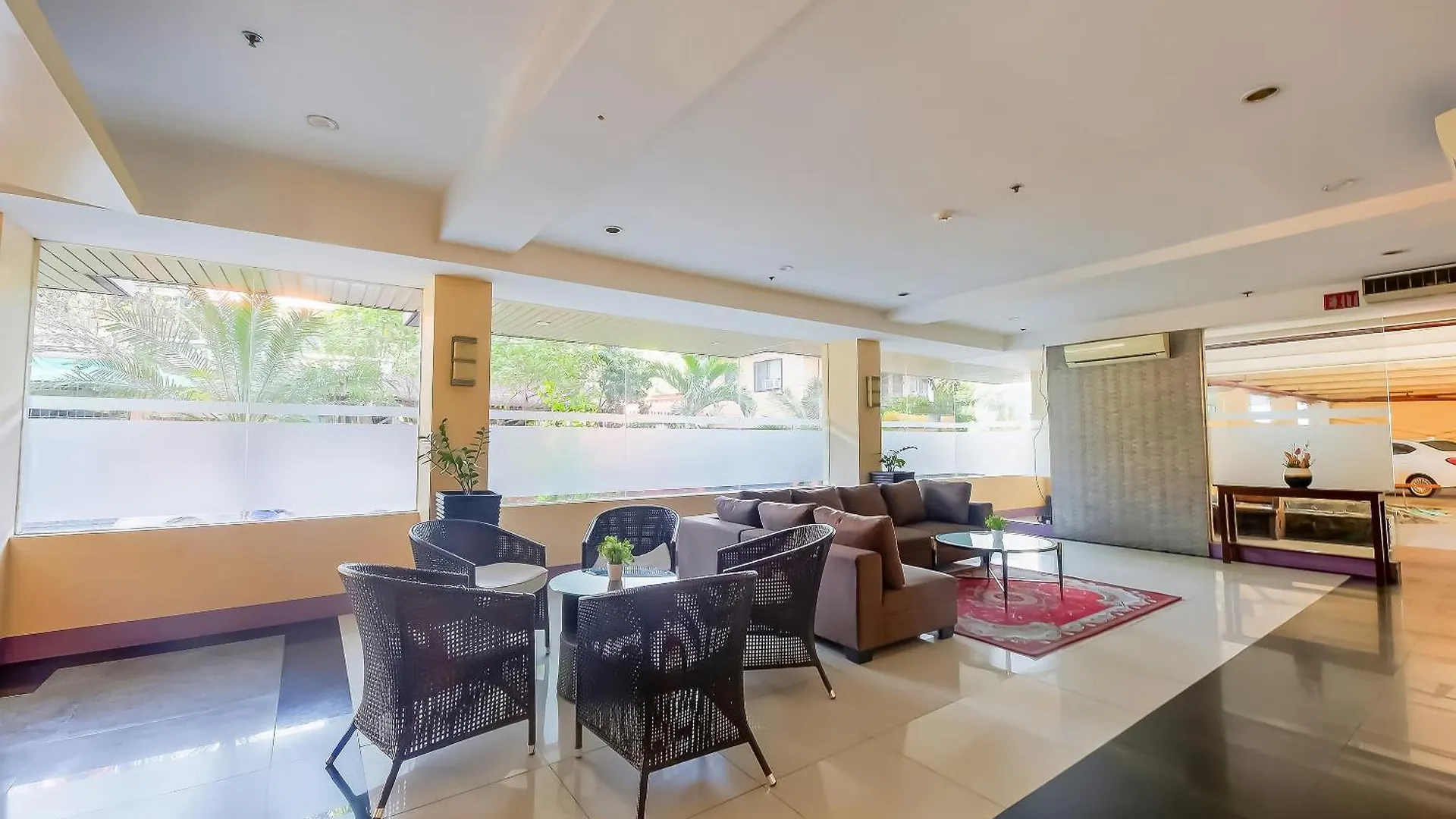 Cote D' Azure Hotel Las Pinas