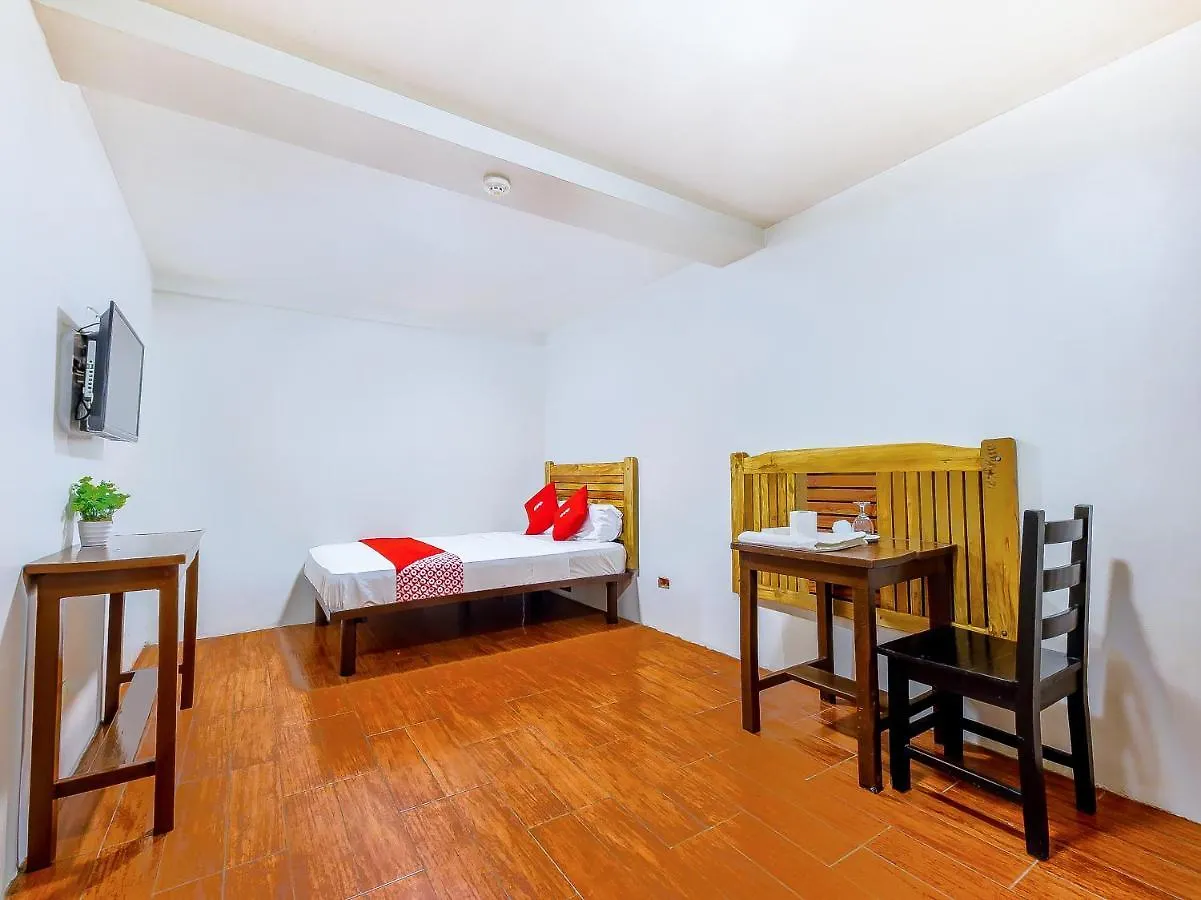 Cote D' Azure Hotel Las Pinas